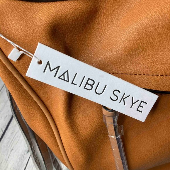 Malibu Skye - Sleek Vegan Leather Handbags - Picture 5 of 6